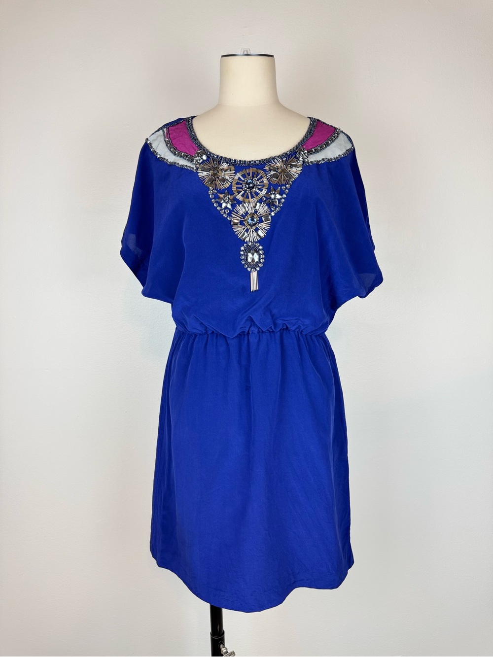 Trina Turk Women Silver & Beads Embellish Accent 100% Silk Dress size 4